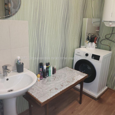 Продам квартиру, Юри Зойфера ул. , 3  ком., 80 м², косметический ремонт 