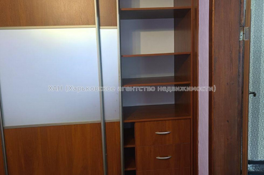 Продам квартиру, Юри Зойфера ул. , 3 кім., 80 м², косметический ремонт 