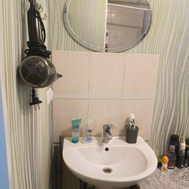 Продам квартиру, Юри Зойфера ул. , 3 кім., 80 м², косметический ремонт 