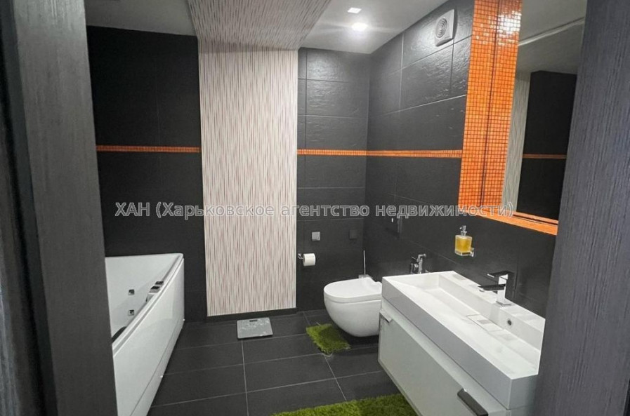 Продам квартиру, Героев Харькова просп. , 3 кім., 88 м², капитальный ремонт 