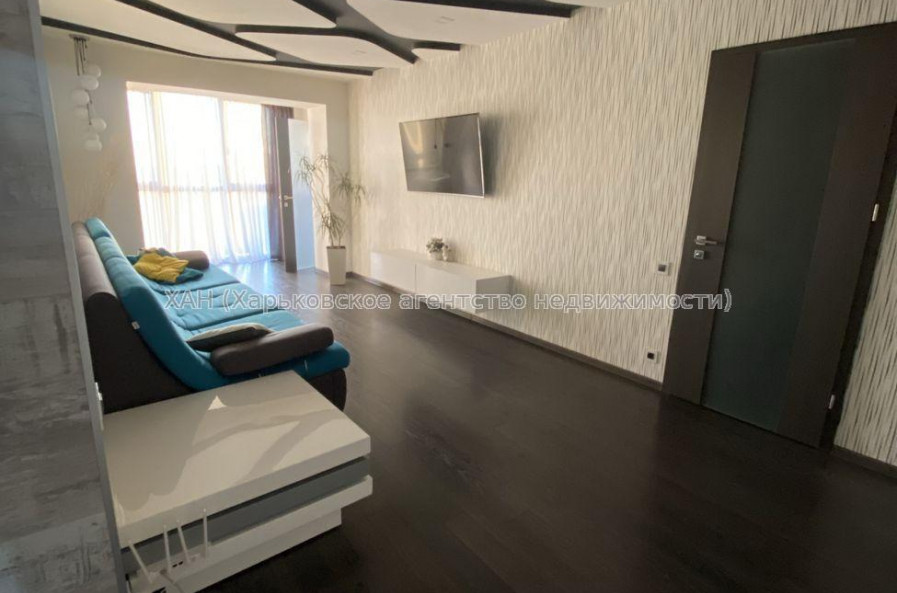 Продам квартиру, Героев Харькова просп. , 3 кім., 88 м², капитальный ремонт 