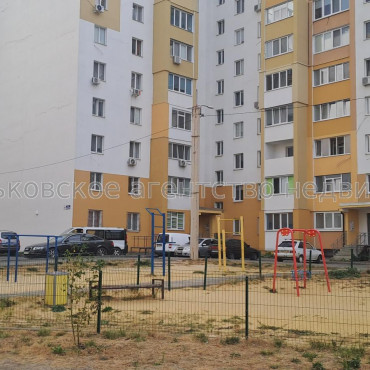 Продам квартиру, Льва Ландау просп. , 52 , 3  ком., 75.60 м², капитальный ремонт 