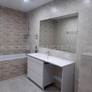 Продам квартиру, Льва Ландау просп. , 52 , 3  ком., 75.60 м², капитальный ремонт 