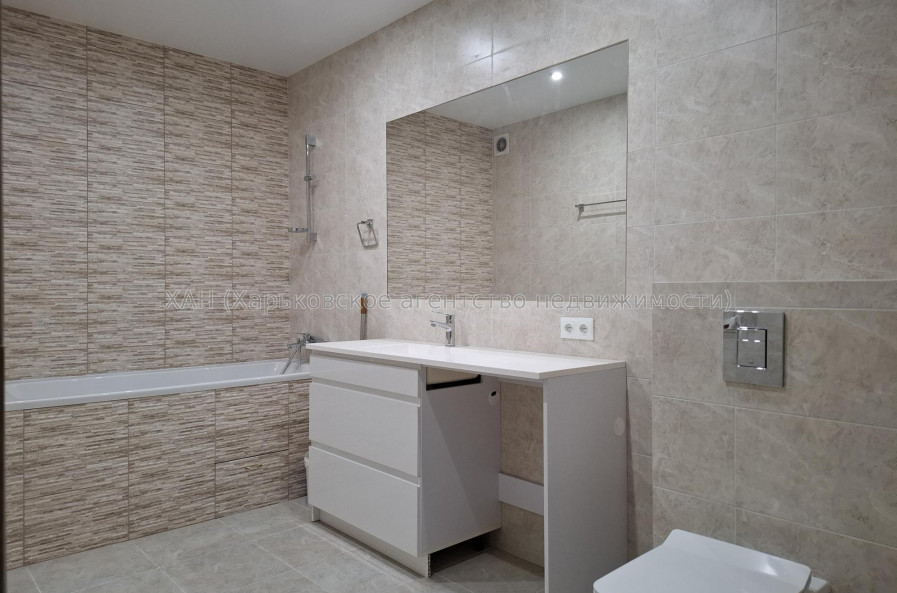 Продам квартиру, Льва Ландау просп. , 52 , 3 кім., 75.60 м², капитальный ремонт 