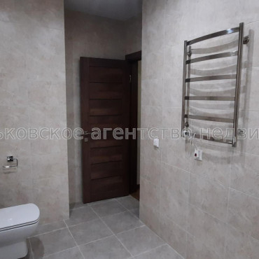 Продам квартиру, Льва Ландау просп. , 52 , 3  ком., 75.60 м², капитальный ремонт 