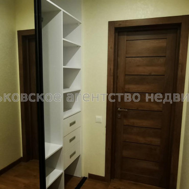 Продам квартиру, Льва Ландау просп. , 52 , 3  ком., 75.60 м², капитальный ремонт 