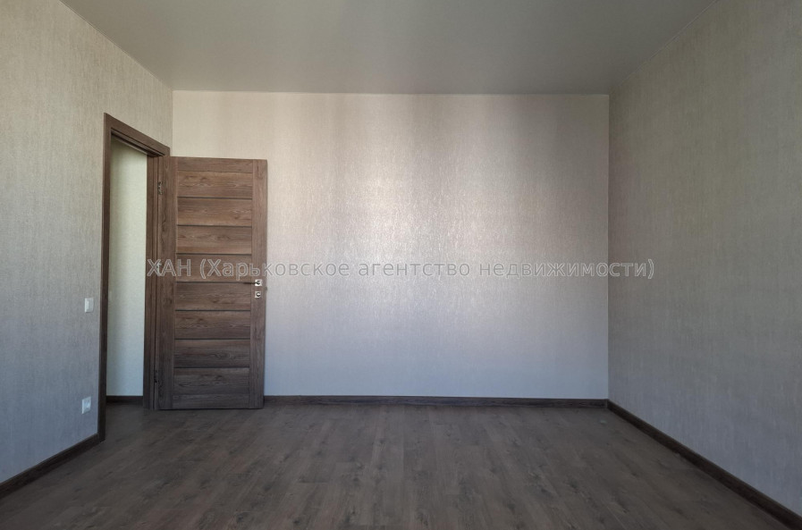 Продам квартиру, Льва Ландау просп. , 52 , 3 кім., 75.60 м², капитальный ремонт 