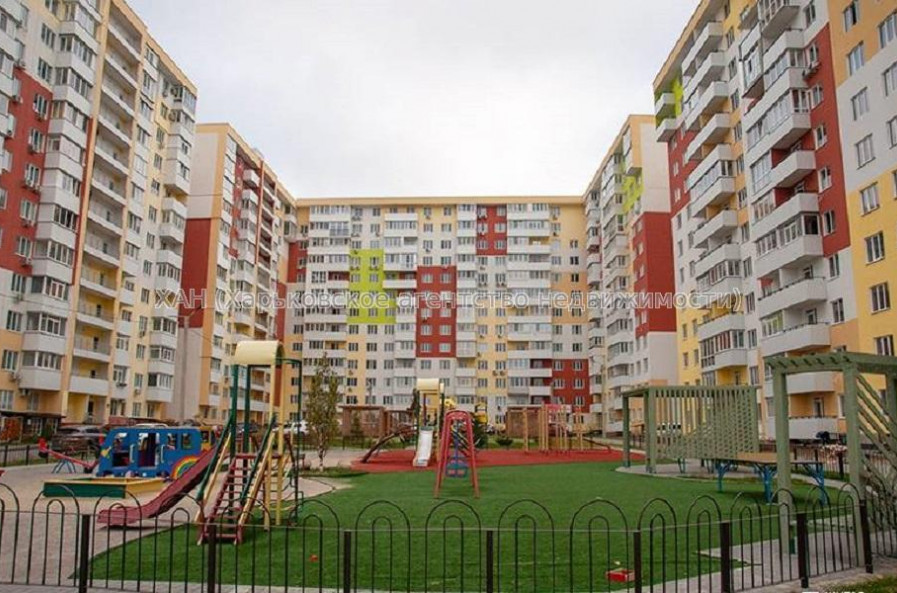 Продам квартиру, Гвардейцев Широнинцев ул. , 3  ком., 87 м², без внутренних работ 