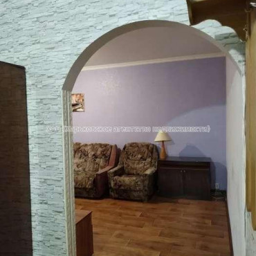 Продам квартиру, Гвардейцев Широнинцев ул. , 2  ком., 46 м², косметический ремонт 