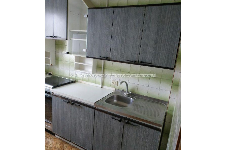 Продам квартиру, Соборности Украины ул. , 3  ком., 72 м², косметический ремонт 