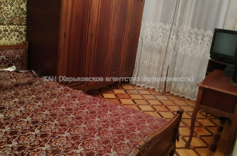 Продам квартиру, Соборности Украины ул. , 3  ком., 72 м², косметический ремонт 