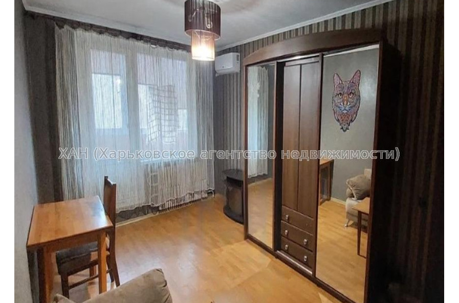 Продам квартиру, Победы просп. , 1 кім., 33 м², косметический ремонт 