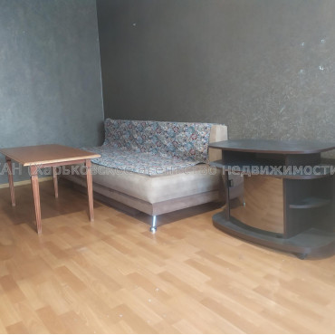 Продам квартиру, Победы просп. , 1 кім., 33 м², косметический ремонт 