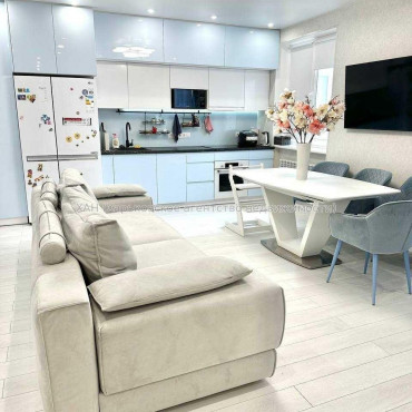 Продам квартиру, Льва Ландау просп. , 3 кім., 58 м², евроремонт 