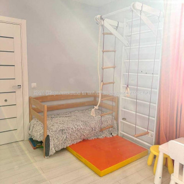 Продам квартиру, Льва Ландау просп. , 3 кім., 58 м², евроремонт 