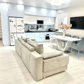 Продам квартиру, Льва Ландау просп. , 3 кім., 58 м², евроремонт