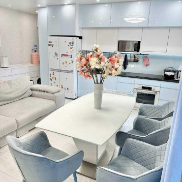 Продам квартиру, Льва Ландау просп. , 3 кім., 58 м², евроремонт 