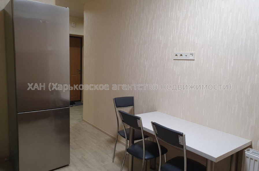 Продам квартиру, Гвардейцев Широнинцев ул. , 1 кім., 39 м², капитальный ремонт 