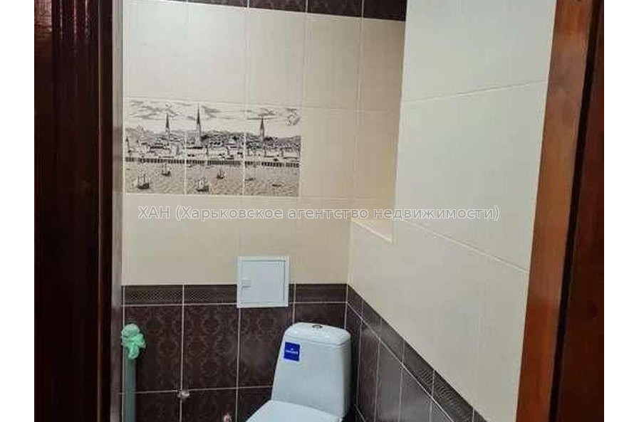 Продам квартиру, Залесская ул. , 3 кім., 65 м², без ремонта 