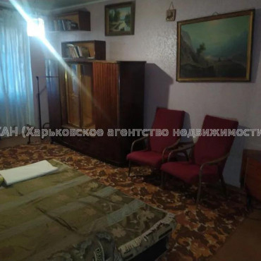 Продам квартиру, Ньютона ул. , 1 кім., 27 м², советский ремонт 