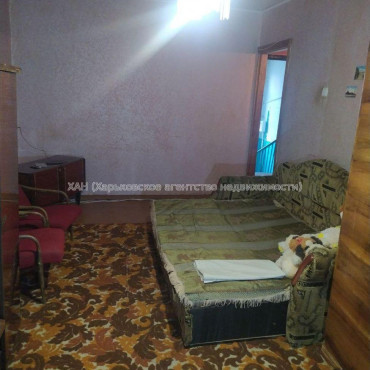 Продам квартиру, Ньютона ул. , 1 кім., 27 м², советский ремонт 