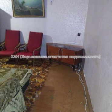 Продам квартиру, Ньютона ул. , 1 кім., 27 м², советский ремонт 