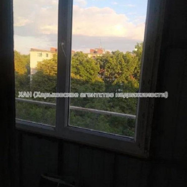 Продам квартиру, Ньютона ул. , 1 кім., 27 м², советский ремонт 