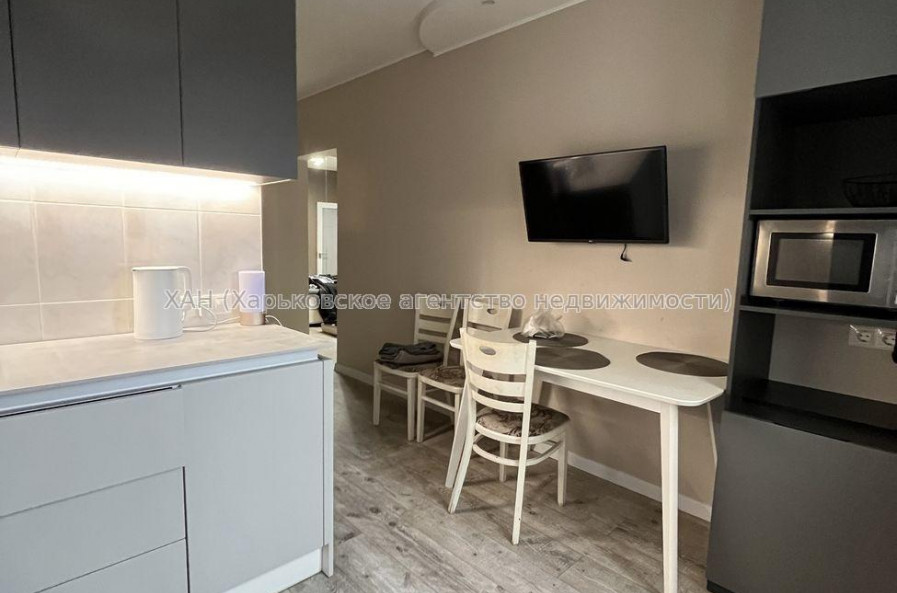 Продам квартиру, Людвига Свободы просп. , 3 кім., 70 м², евроремонт 