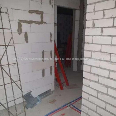 Продам квартиру, Героев Харькова просп. , 3  ком., 102 м², без внутренних работ 