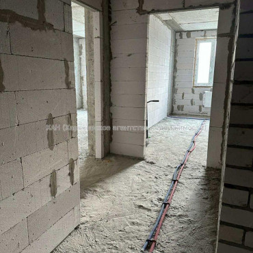 Продам квартиру, Героев Харькова просп. , 3  ком., 102 м², без внутренних работ 