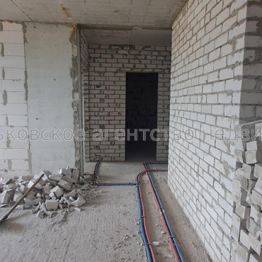 Продам квартиру, Героев Харькова просп. , 3 кім., 99 м², без внутренних работ 