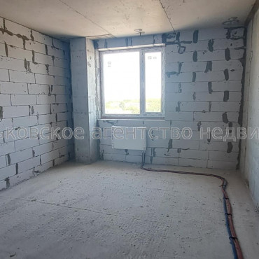 Продам квартиру, Героев Харькова просп. , 3 кім., 99 м², без внутренних работ 