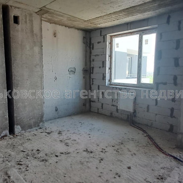 Продам квартиру, Героев Харькова просп. , 3 кім., 99 м², без внутренних работ 
