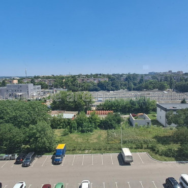 Продам квартиру, Героев Харькова просп. , 3 кім., 99 м², без внутренних работ 