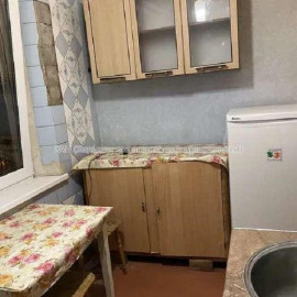 Продам квартиру, Непокоренных ул. , 2 кім., 45 м², косметический ремонт