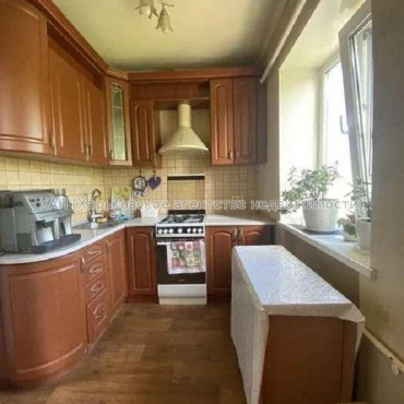 Продам квартиру, Александровский просп. , 3  ком., 56 м², капитальный ремонт 