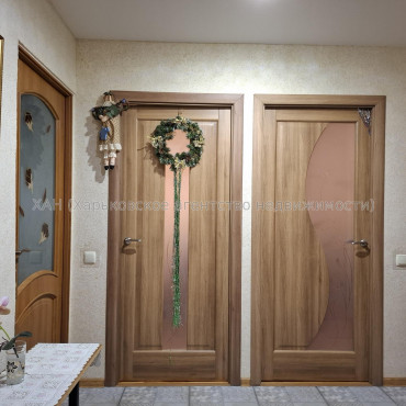 Продам квартиру, Тракторостроителей просп. , 3 кім., 61 м², капитальный ремонт 