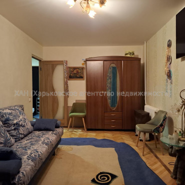 Продам квартиру, Тракторостроителей просп. , 3 кім., 61 м², капитальный ремонт 