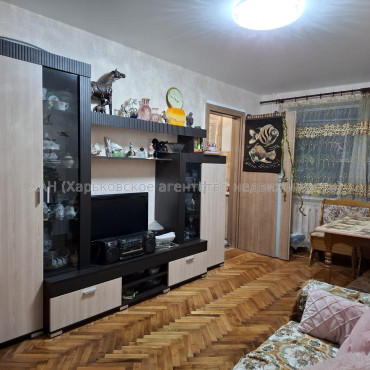 Продам квартиру, Тракторостроителей просп. , 3 кім., 61 м², капитальный ремонт 