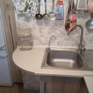 Продам квартиру, Тракторостроителей просп. , 3 кім., 61 м², капитальный ремонт 