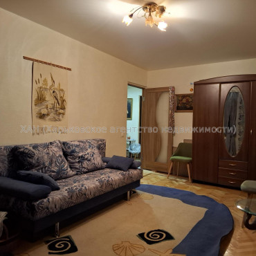 Продам квартиру, Тракторостроителей просп. , 3 кім., 61 м², капитальный ремонт 