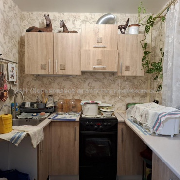 Продам квартиру, Тракторостроителей просп. , 3 кім., 61 м², капитальный ремонт 