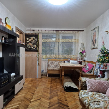 Продам квартиру, Тракторостроителей просп. , 3 кім., 61 м², капитальный ремонт 