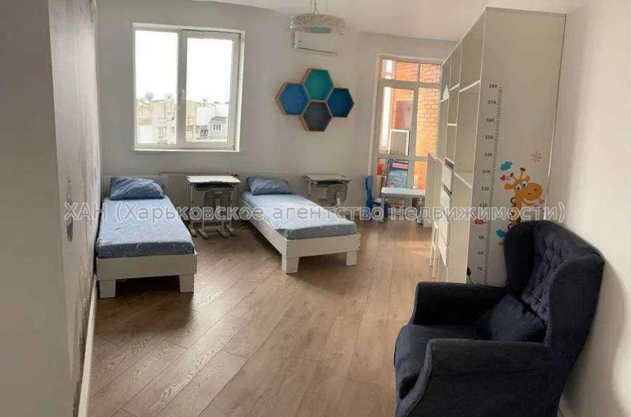 Продам квартиру, Культуры ул. , 3  ком., 119 м², авторский дизайн 