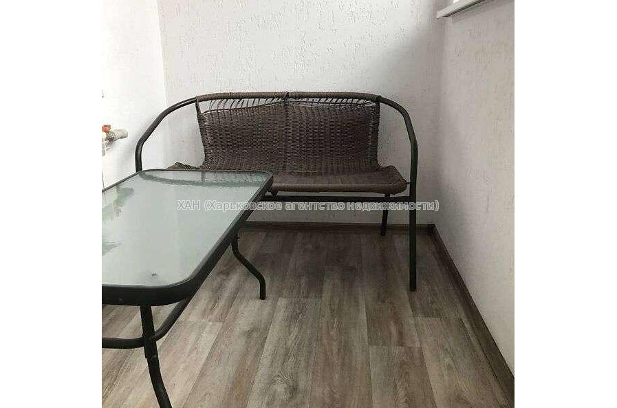 Продам квартиру, Гвардейцев Широнинцев ул. , 3 кім., 64 м², евроремонт 