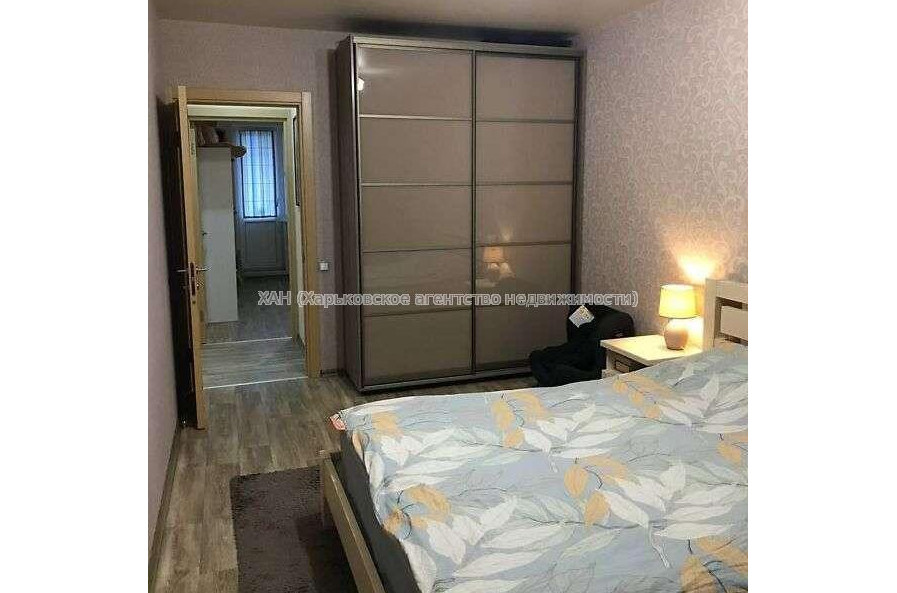 Продам квартиру, Гвардейцев Широнинцев ул. , 3 кім., 64 м², евроремонт 