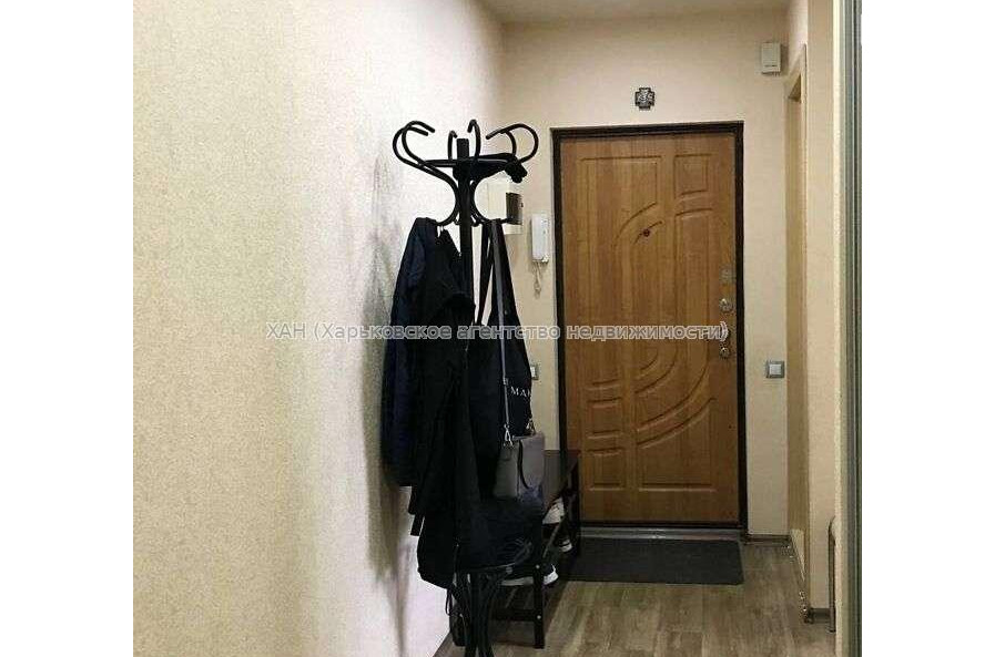 Продам квартиру, Гвардейцев Широнинцев ул. , 3 кім., 64 м², евроремонт 