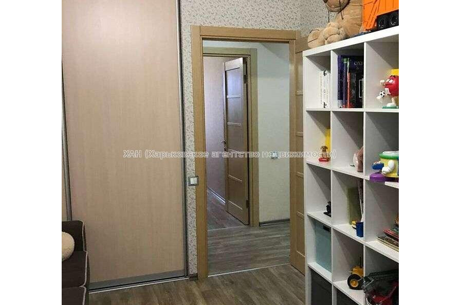 Продам квартиру, Гвардейцев Широнинцев ул. , 3 кім., 64 м², евроремонт 