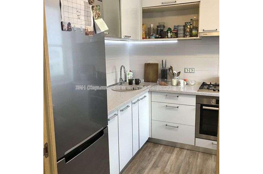 Продам квартиру, Гвардейцев Широнинцев ул. , 3 кім., 64 м², евроремонт 