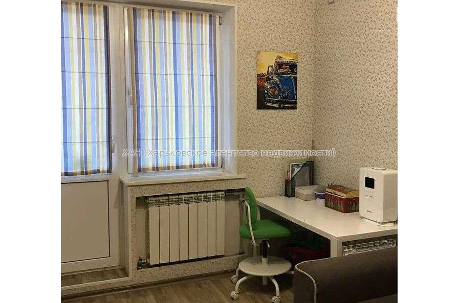 Продам квартиру, Гвардейцев Широнинцев ул. , 3 кім., 64 м², евроремонт 
